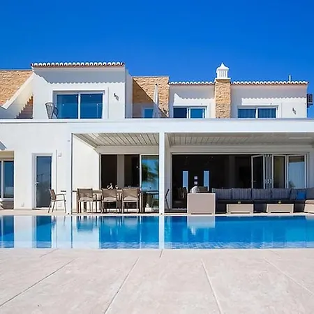 Villa Goldeneye - Luxury 6 Bedroom