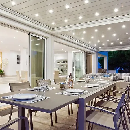 Goldeneye - Luxury 6 Bedroom Villa *