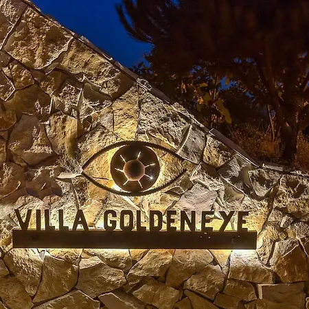 Goldeneye - Luxury 6 Bedroom *