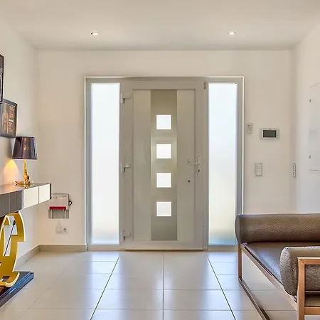 Goldeneye - Luxury 6 Bedroom *