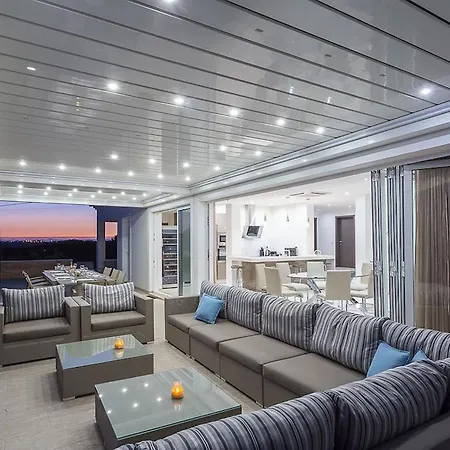 Goldeneye - Luxury 6 Bedroom