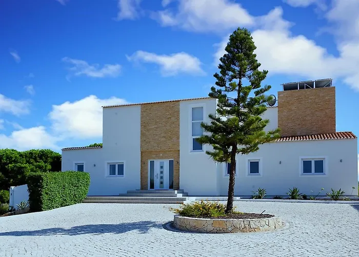 Goldeneye - Luxury 6 Bedroom Villa Lagoa