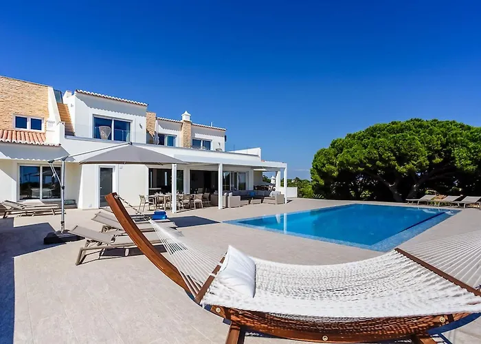 Goldeneye - Luxury 6 Bedroom Villa