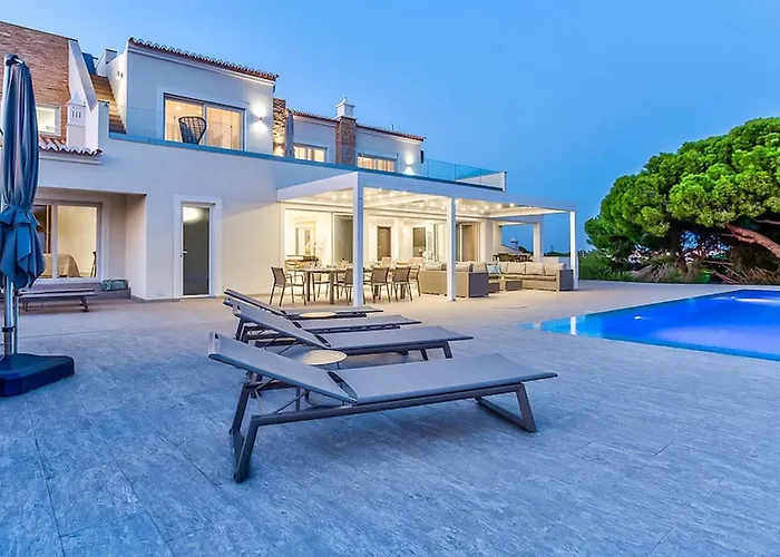 Goldeneye - Luxury 6 Bedroom Villa Lagoa
