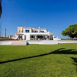 Goldeneye - Luxury 6 Bedroom *