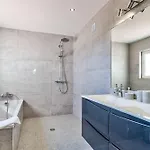 Goldeneye - Luxury 6 Bedroom *