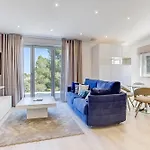 Villa Goldeneye - Luxury 6 Bedroom *