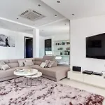 Βίλα Goldeneye - Luxury 6 Bedroom *