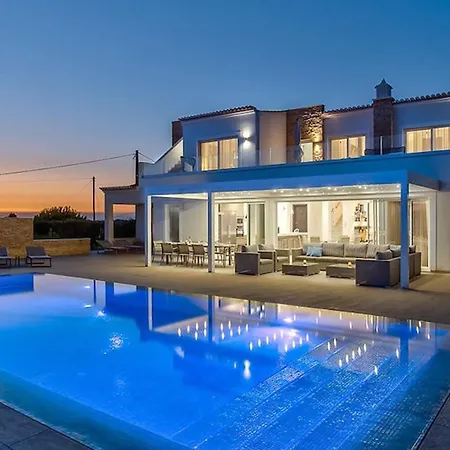 Goldeneye - Luxury 6 Bedroom Villa *