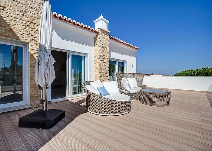 Goldeneye - Luxury 6 Bedroom Villa *