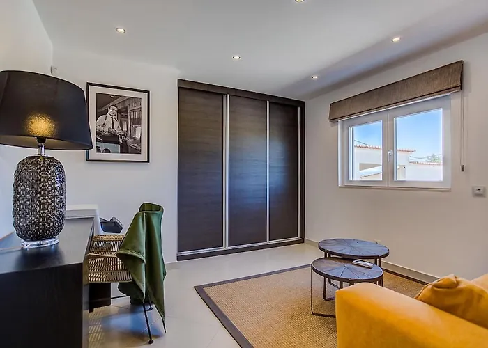 Goldeneye - Luxury 6 Bedroom