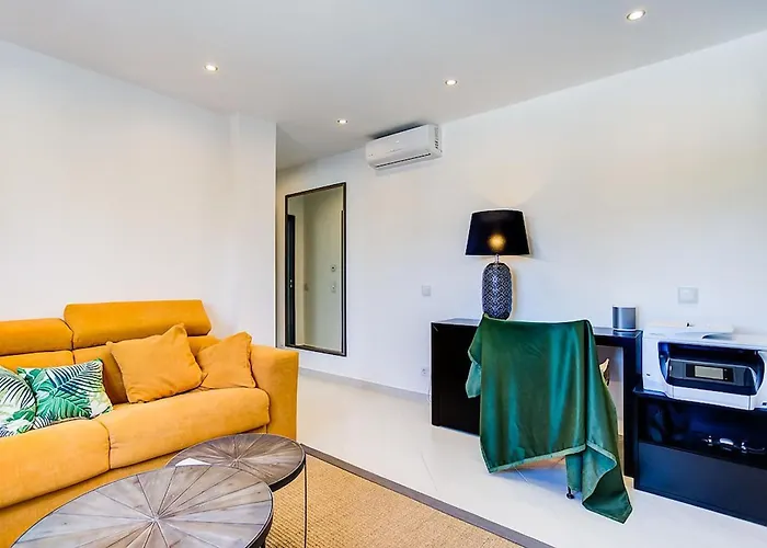 Goldeneye - Luxury 6 Bedroom Villa