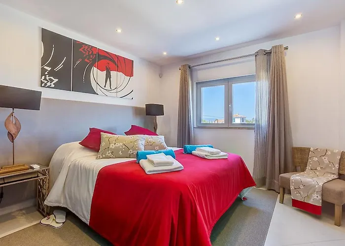 Villa Goldeneye - Luxury 6 Bedroom