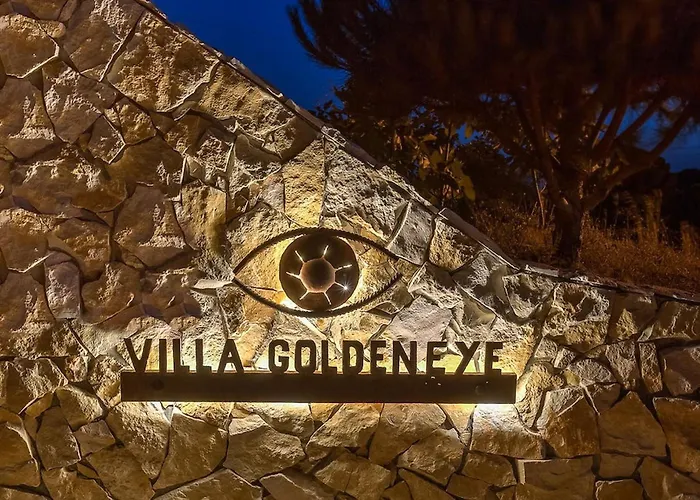 Goldeneye - Luxury 6 Bedroom *