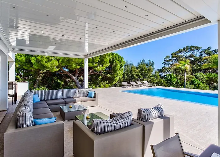 Goldeneye - Luxury 6 Bedroom Villa