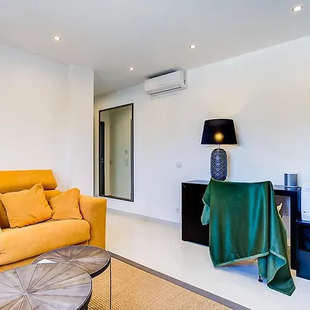 Goldeneye - Luxury 6 Bedroom Villa